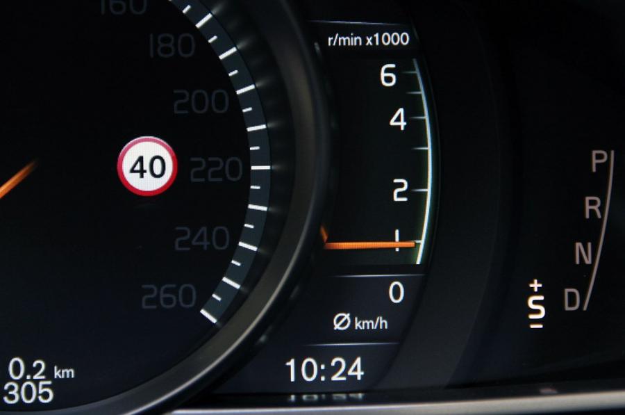  Volvo V40 2012 года  (фото 149 из 183)